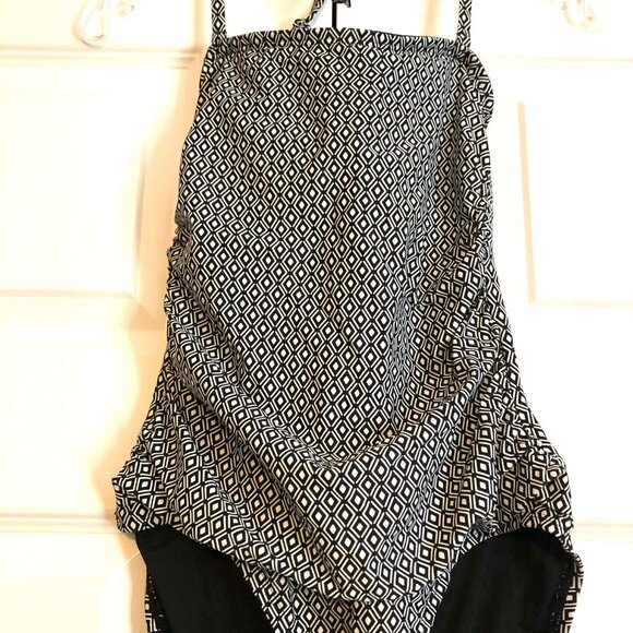 DKNY Diamonds Bandeau Maillot One Piece Swimsuit Blk\Wht S NWT - Picture 4 of 8